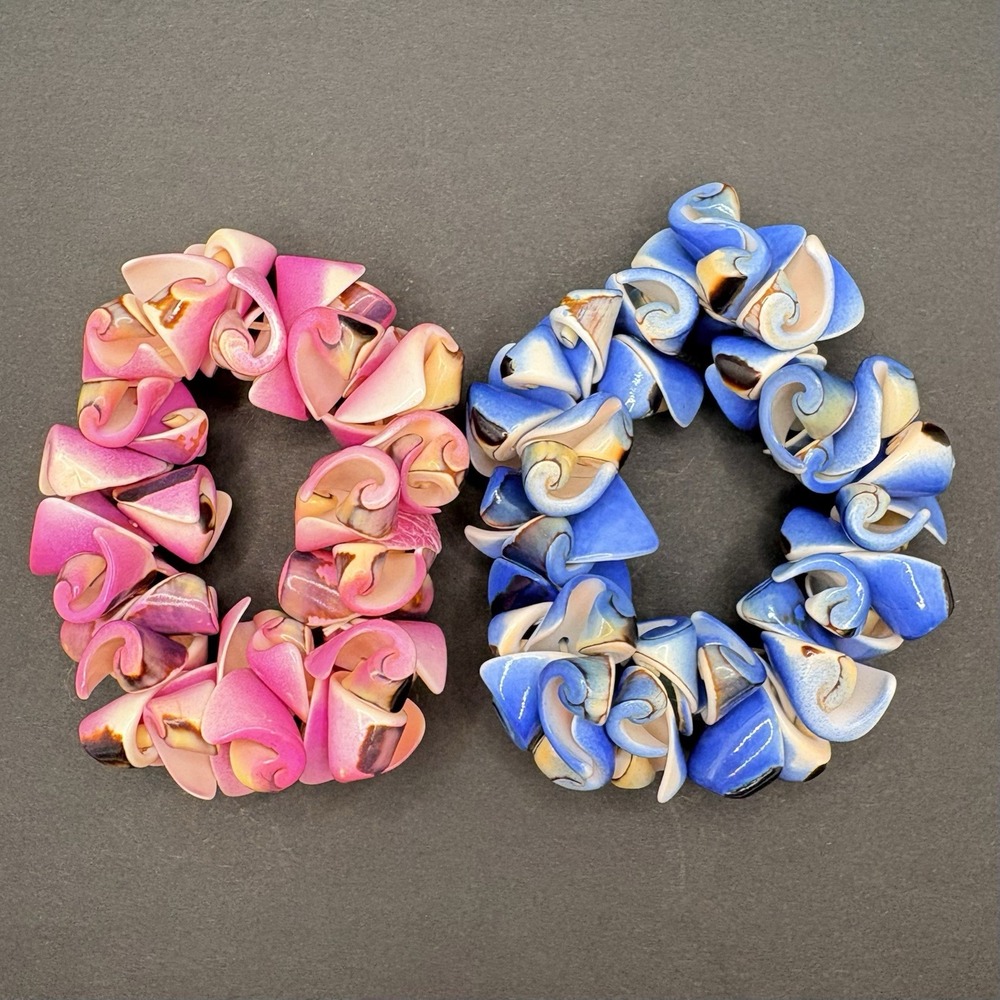 Vintage Lot of 2 Shell Bracelets Pink & Blue Stretch Beach Ocean Nautical Chunky